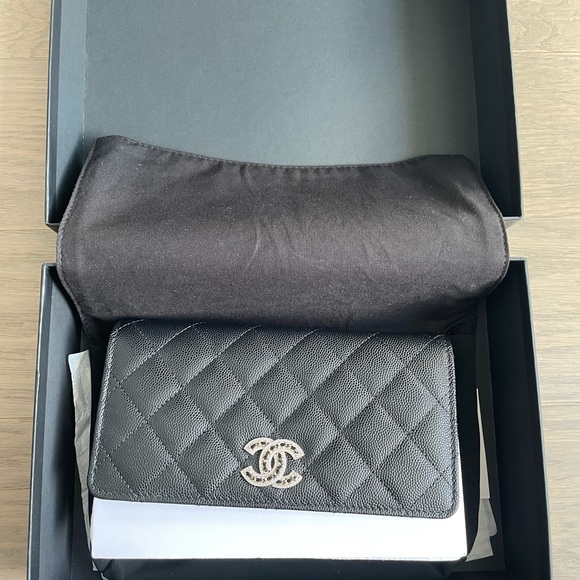 Chanel 22s caviar quilted crystal wallet on chain WOC black - Picture 4 of 9